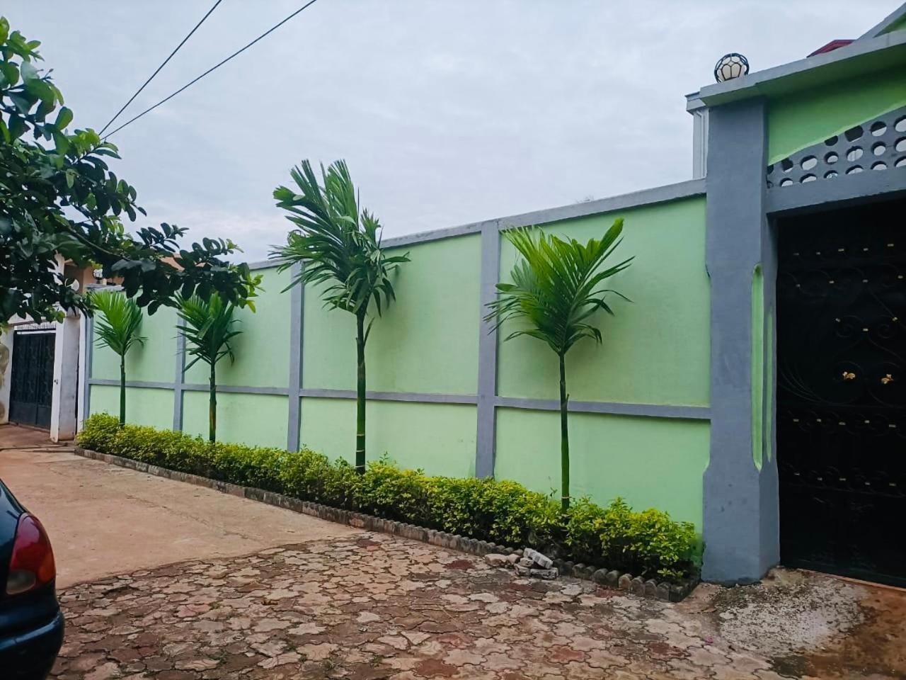 Residence Ambassa Etienne & Therese Yaounde Exterior photo