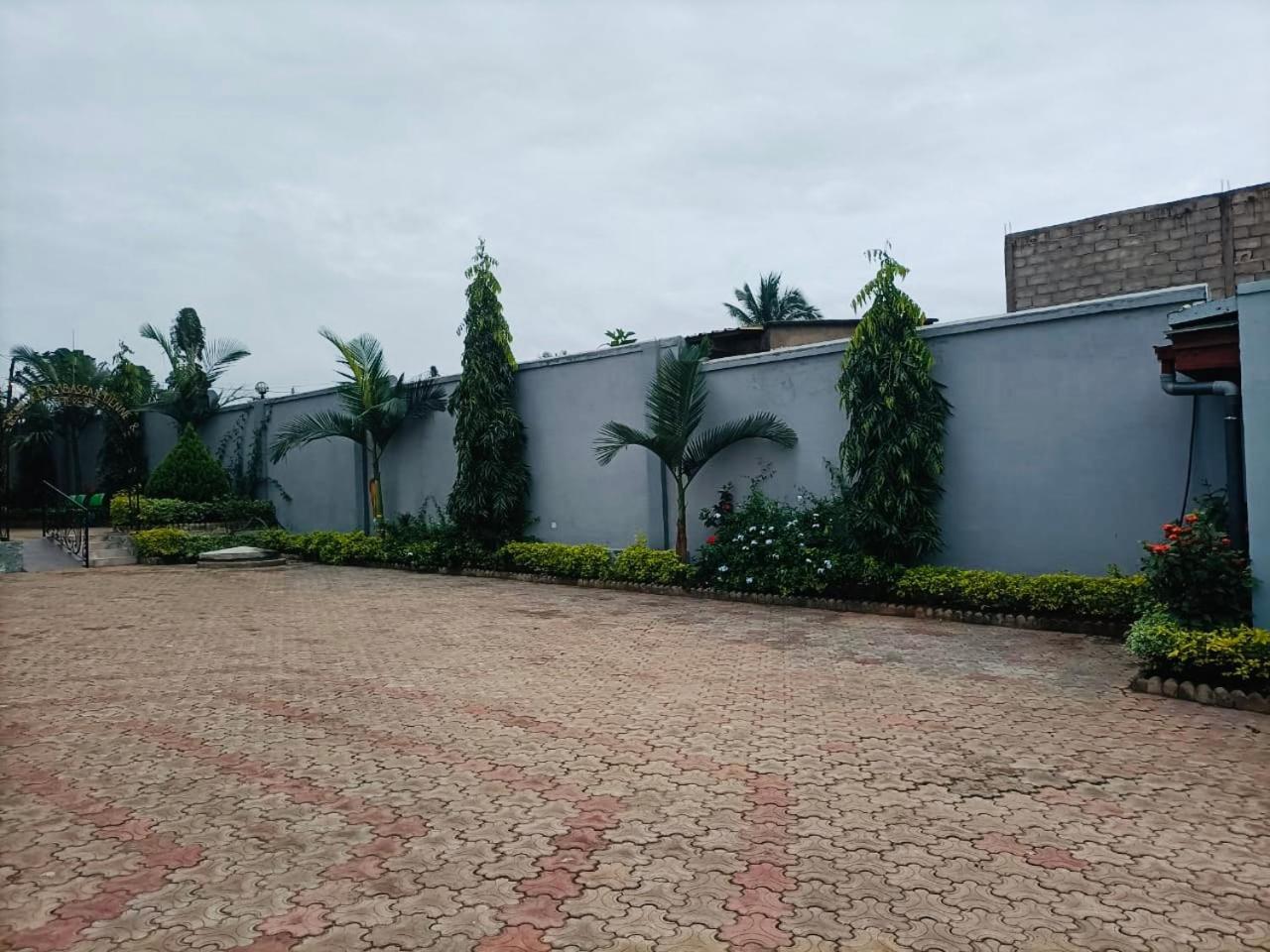 Residence Ambassa Etienne & Therese Yaounde Exterior photo