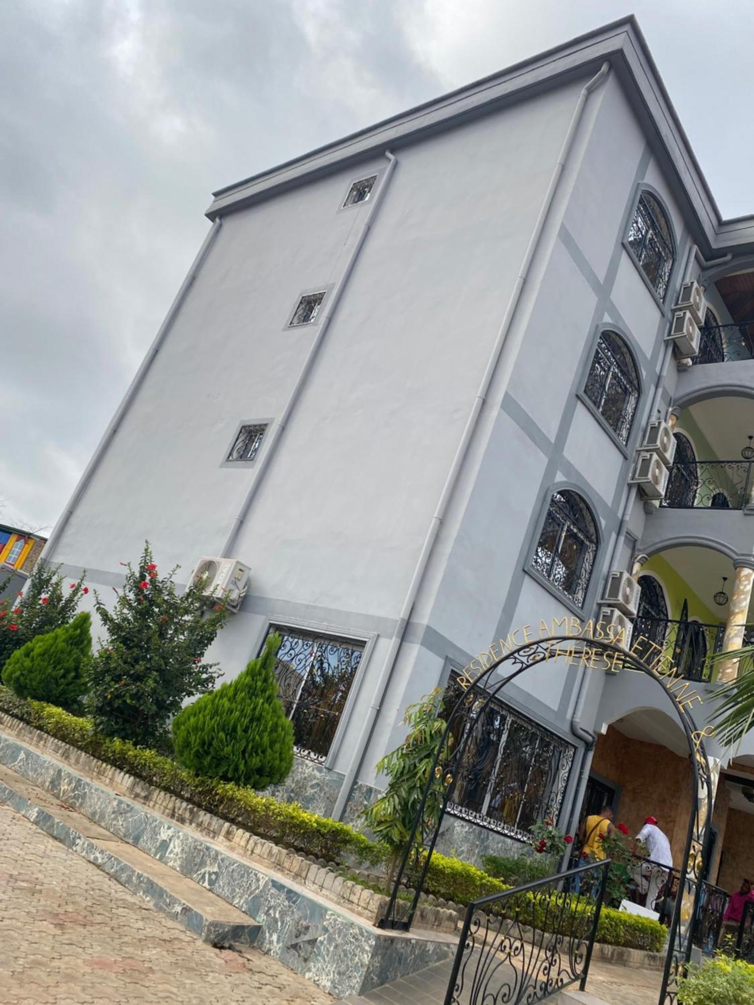Residence Ambassa Etienne & Therese Yaounde Exterior photo